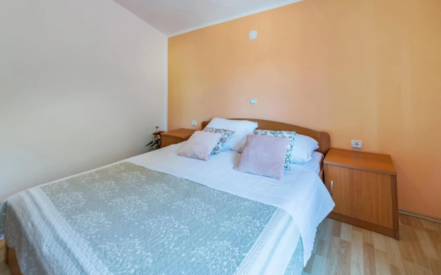 Beautiful Home in Betiga With Wifi and 4 Bedrooms