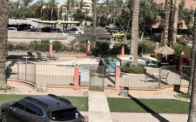 Howard Johnson by Wyndham Phoenix Airport/Downtown Area
