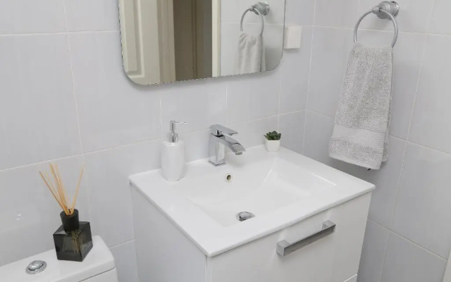 Spacious 2 BR Apt LuxeView- OldTownView, 10min to town