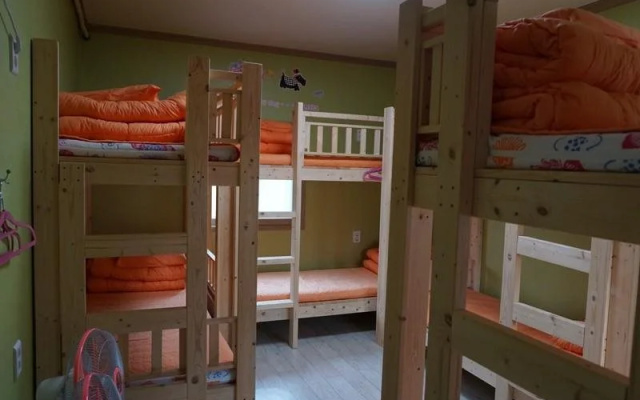 Suncheon Bay Atti Female Guesthouse (только для женщин)