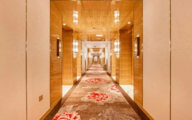 Golden Phoenix Hotel