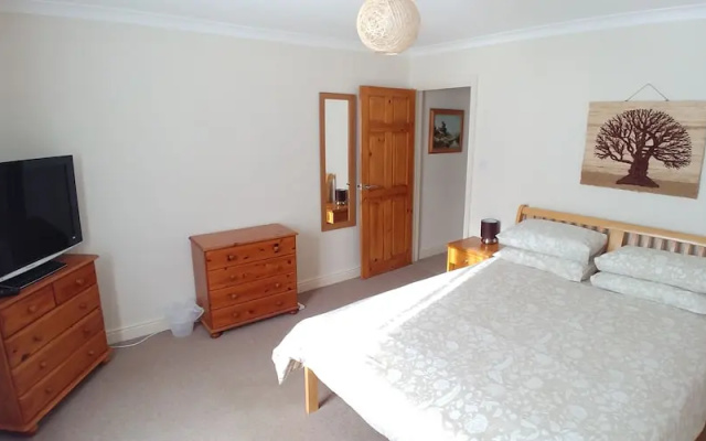 Spacious 3-bedroom House With Superfast Wi-fi