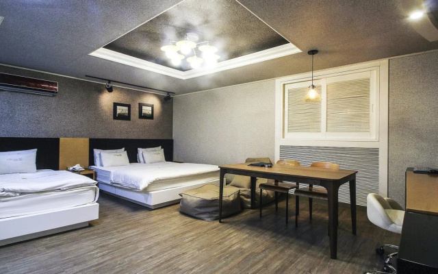 Bluemore Motel