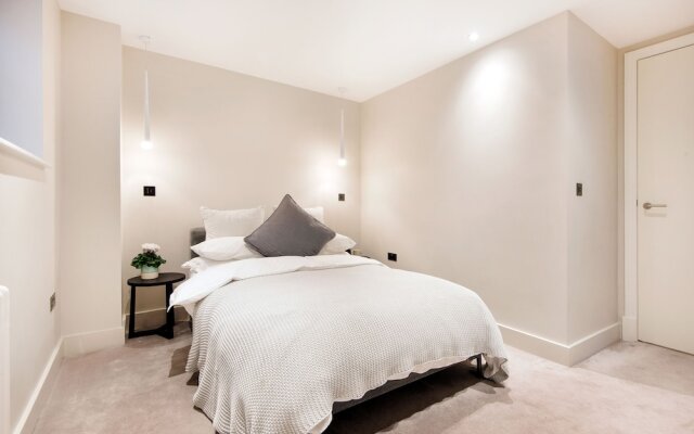 Апартаменты Homely and Chic 2 Bed Apartment Лондон комната для гостей