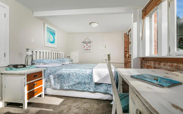 Whitby Studio - Mairangi Bay Beach