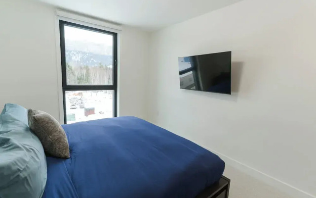 The Luxury Basecamp