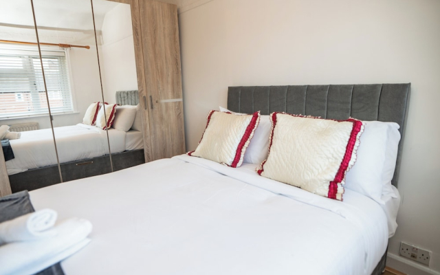 City Oasis - Sleeps 6 - Near Co-op Live & Stadium