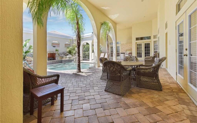 Royal Swan - Three Bedroom Home