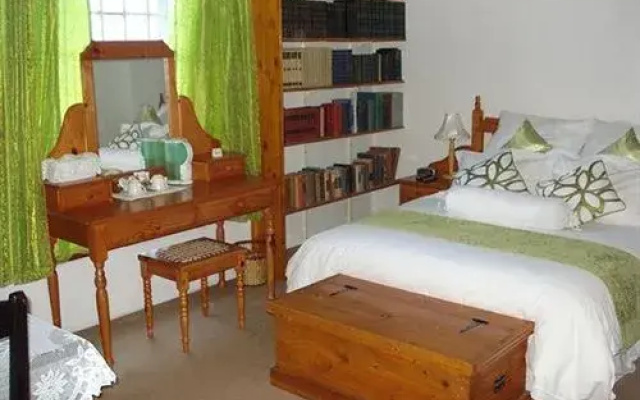 Constantia Guest Lodge