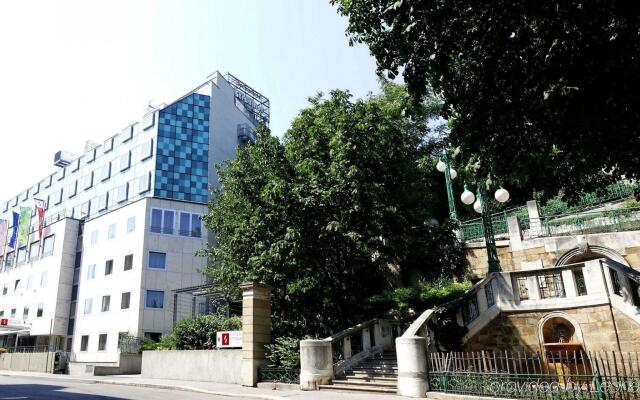 Hotel & Palais Strudlhof вид на фасад