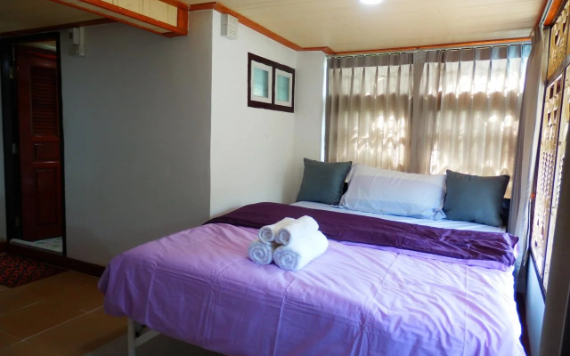 Green Riverside Homestay