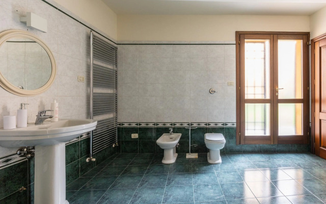 Afrodite Apartment With Jacuzzi by Wonderful Italy