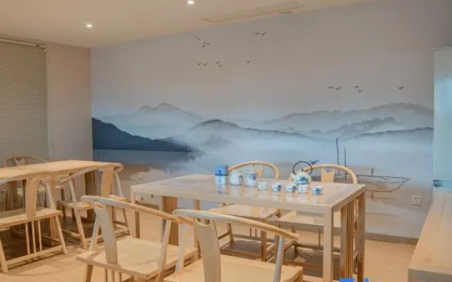 EZZI Hotel (Nantong Haohe Scenic Area Haierxiang Subway Station)