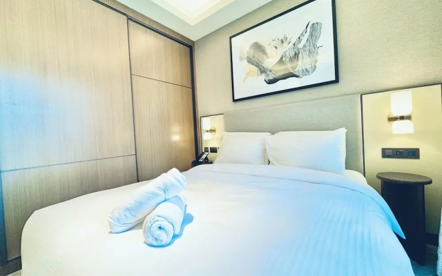 Venduras Skyline 3BR at Address Opera
