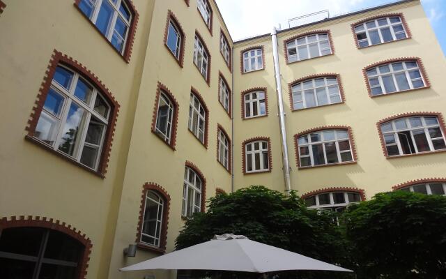 Hotel 103 вид на фасад