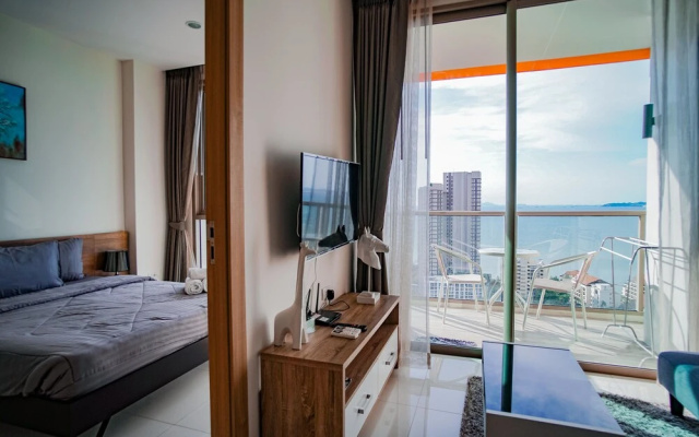 Riviera 1BR Sea View 2605 by Pattaya Holiday