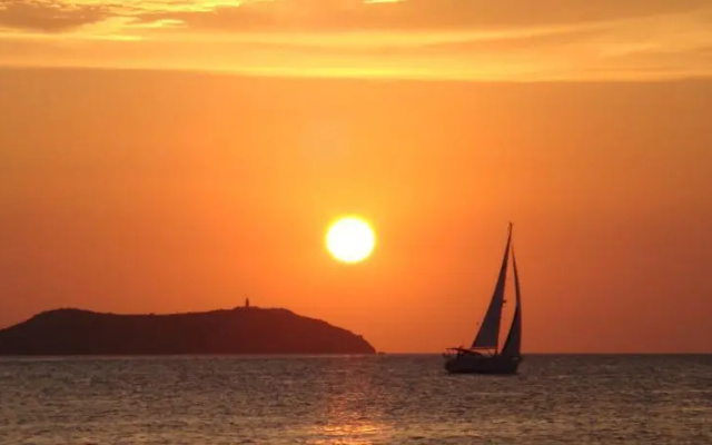 Ibiza Charter Silenzio Bianco