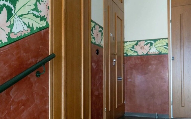 2ndhomes Deluxe 2BR Top Floor Apartment