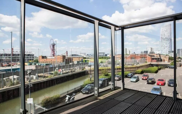 1BD Bright Cozy Queen Elizabeth Olympic Park Zne 2