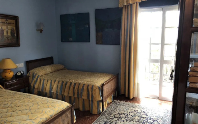 Rentcostadelsol Villa Pinares