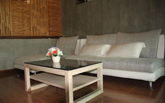 Baan Alisa Bed and Breakfast