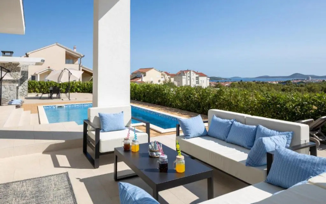 Luxury villa Mia