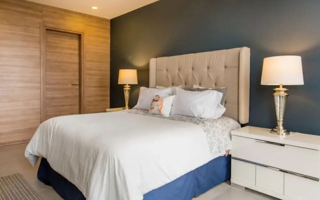 The Plaza - Stylish 1 BDR in Carso