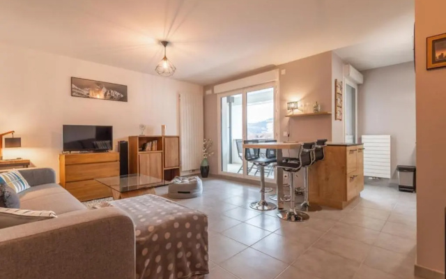 Apartment with balcony near downtown