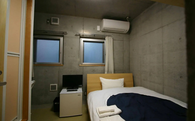 Weekly SHO Hotel Namba