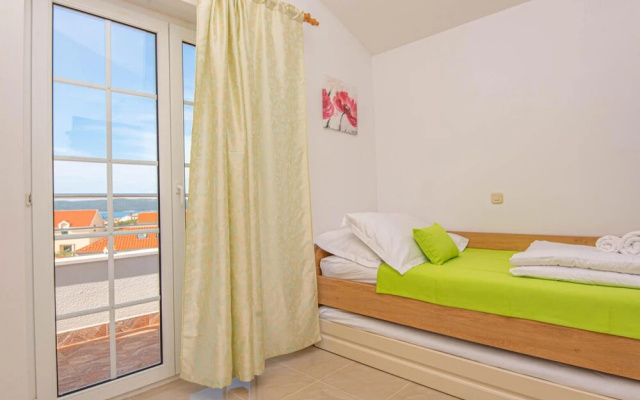 Stunning Home in Brodarica With Jacuzzi, Wifi and 4 Bedrooms