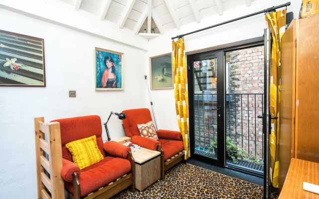 Cute House IN Soho - Full AC, Quiet and Unique