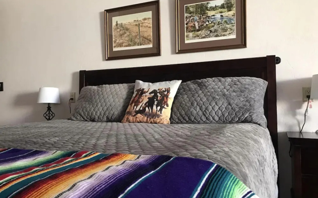 Katie's Cozy Suites