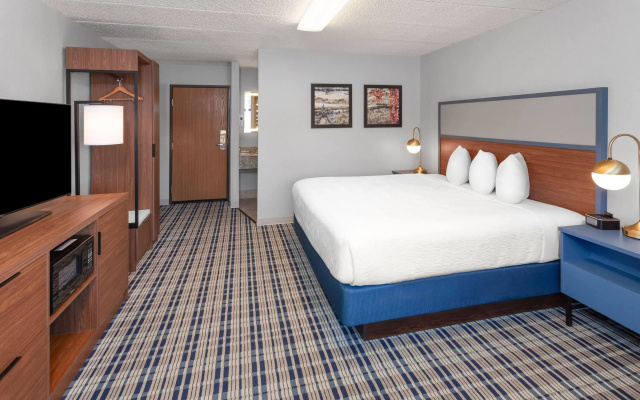 AmericInn by Wyndham Plymouth