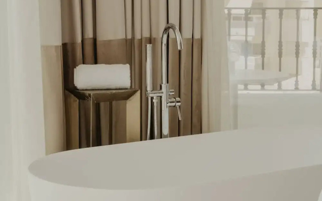 Comfy Studios Hotel