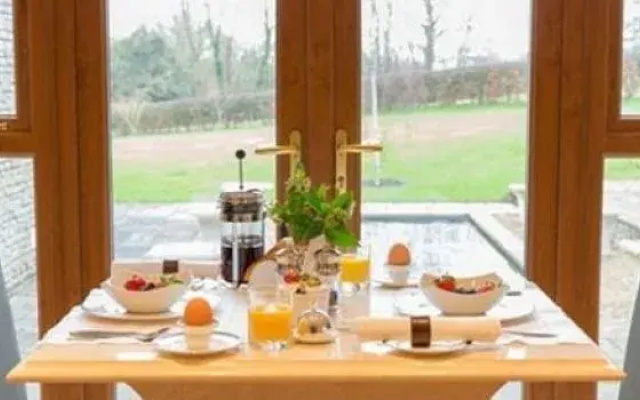 Llwyn Helyg Country House