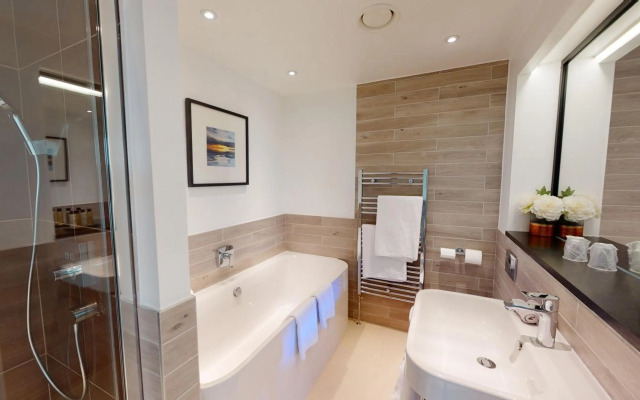 Low Wood Bay Resort & Spa