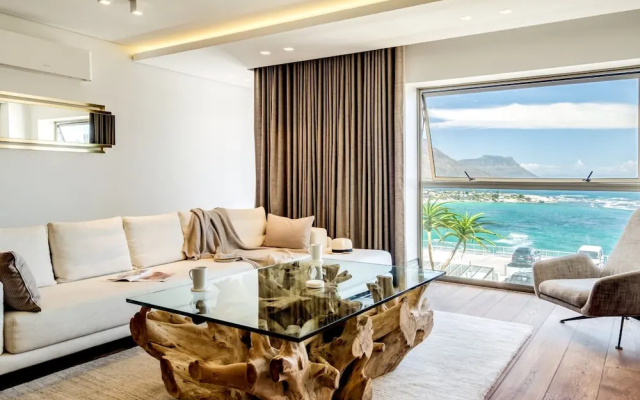 Chic Apartment w Amazing Views Dunmore Luxe