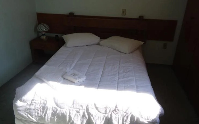 Six's Hotel
