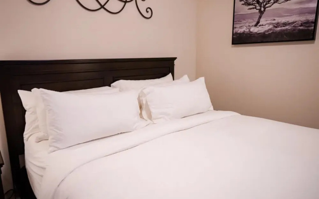 2 Bedroom Lake View Villa- 305