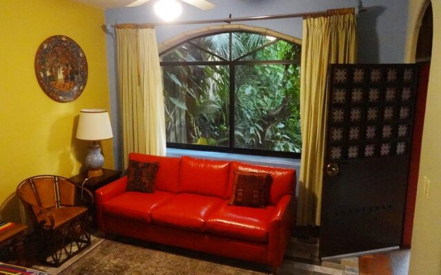 Отель Casa de las Flores Мексика, Тлакуепакуе - отзывы, цены и фото номеров - забронировать отель Casa de las Flores онлайн комната для гостей