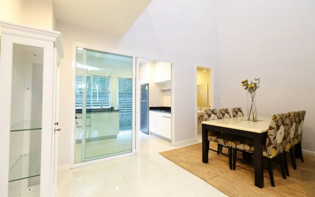3 Bedrooms Central Bangkok - Perfect Home