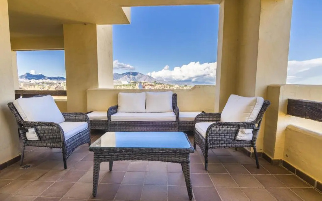2134-Modern apt with terrace sea view