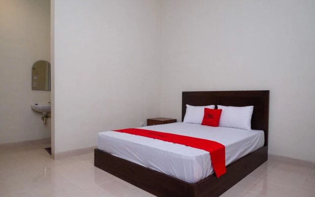 RedDoorz Syariah Near Transmart Pabelan Solo