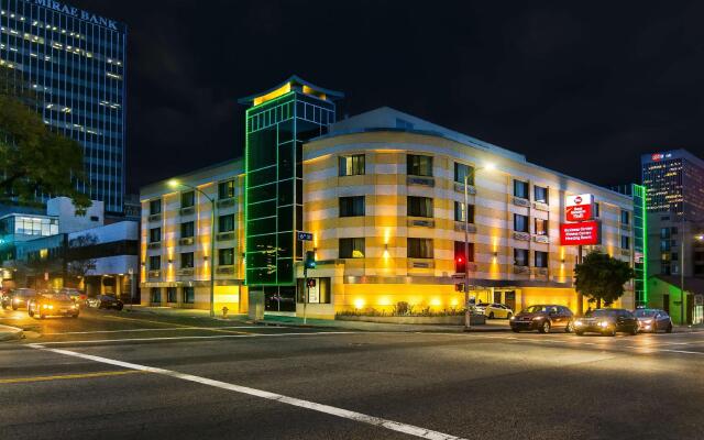 Отель Howard Johnson Los Angeles США, Лос-Анджелес - отзывы, цены и фото номеров - забронировать отель Howard Johnson Los Angeles онлайн вид на фасад