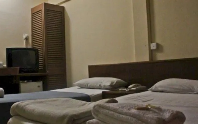 Macktz Comfort Inn - Masjid India