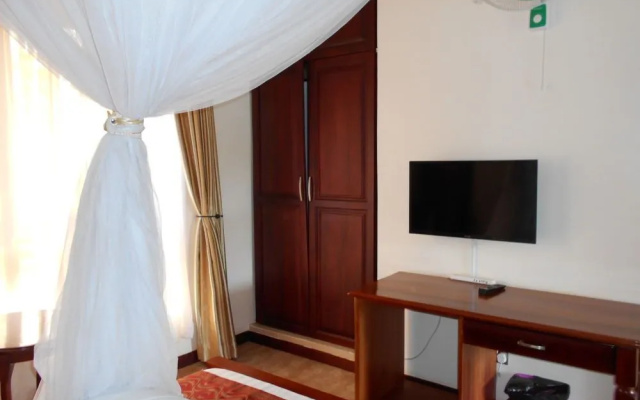 Ci'Sand Suites Hotel