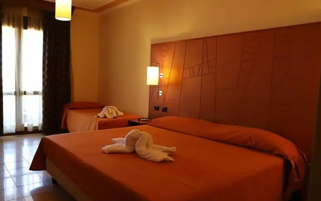 Laghi Room Only
