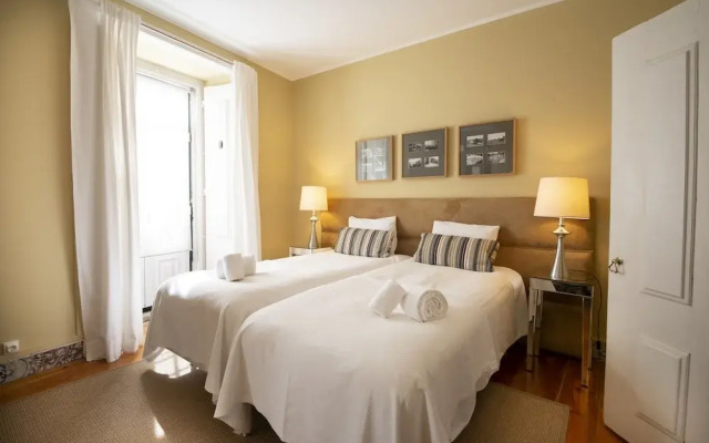 ALTIDO Exquisite 2BR home w/ balcony in Lapa