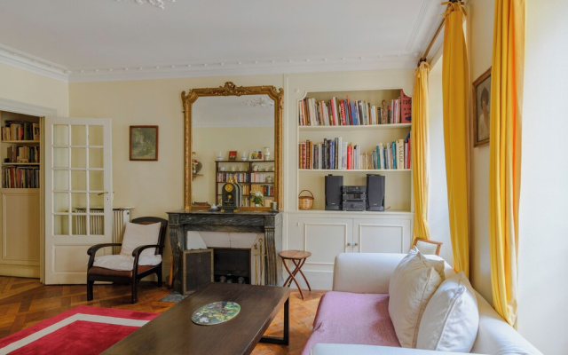 Paris Center St Claude residence