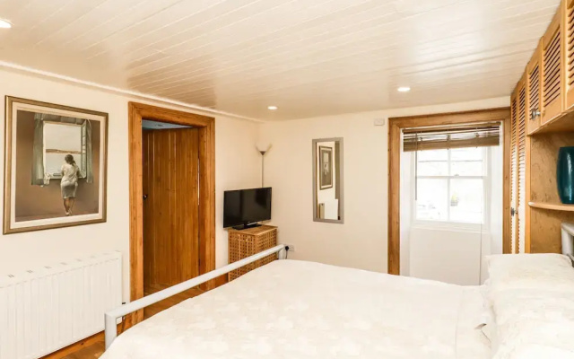 2 Burnside Place